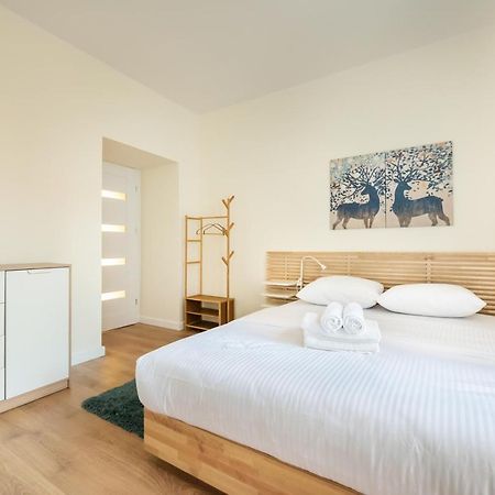 Ochota Sunny Apartment Варшава Экстерьер фото
