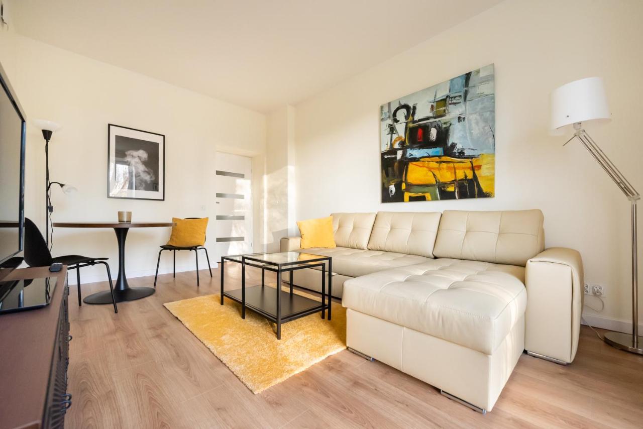 Ochota Sunny Apartment Варшава Экстерьер фото