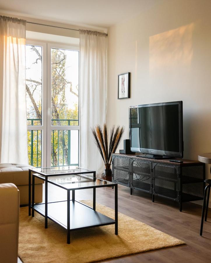 Ochota Sunny Apartment Варшава Экстерьер фото